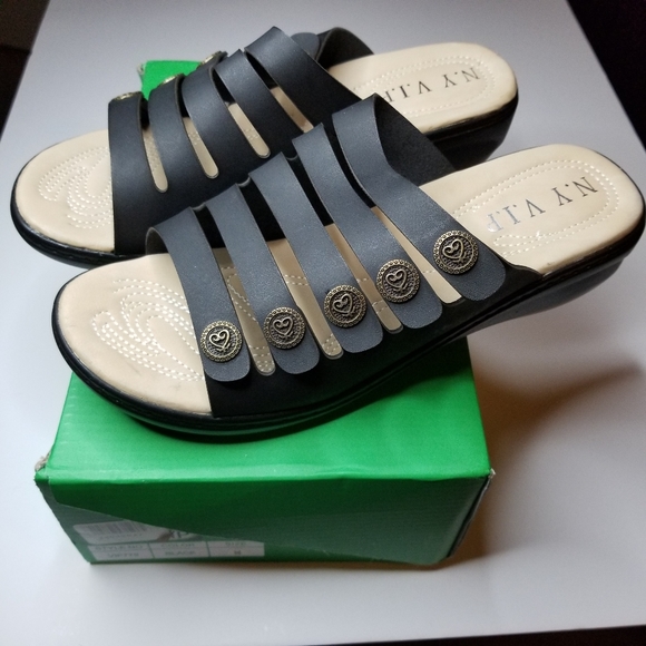 Size 8W Slip On Sandals - Picture 5 of 5